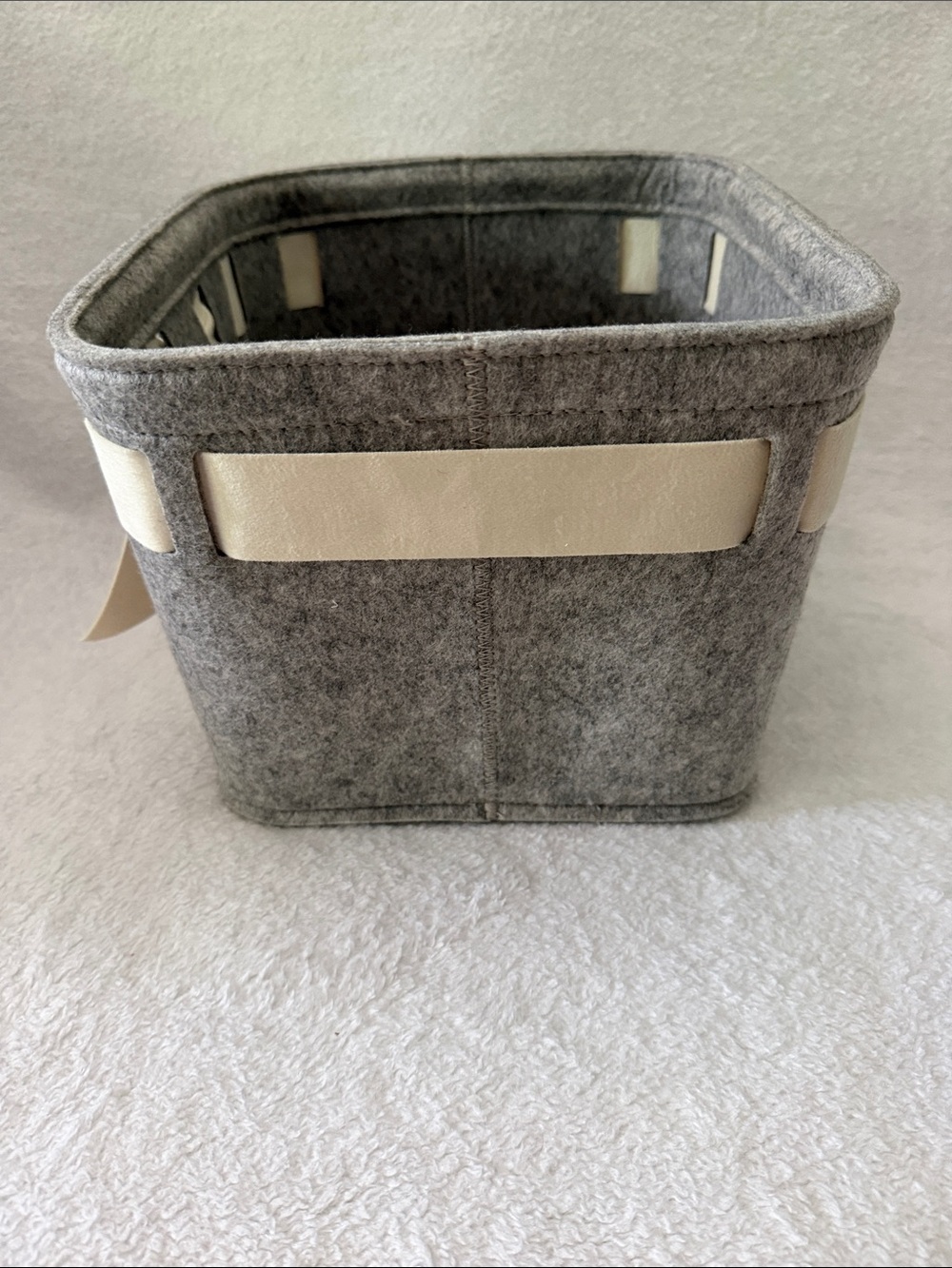 NWOT Gray Felt Storage Basket with Cream Ribbon Bow - Picture 4 of 8